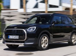 Представлений надекономічний кросовер Mini Countryman