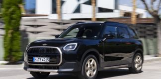 Представлений надекономічний кросовер Mini Countryman