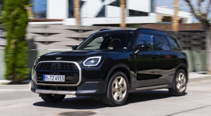 Представлений надекономічний кросовер Mini Countryman