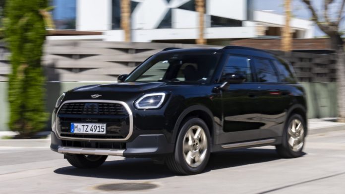 Представлений надекономічний кросовер Mini Countryman