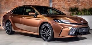 Нова Toyota Camry 2024 вийшла на європейський ринок