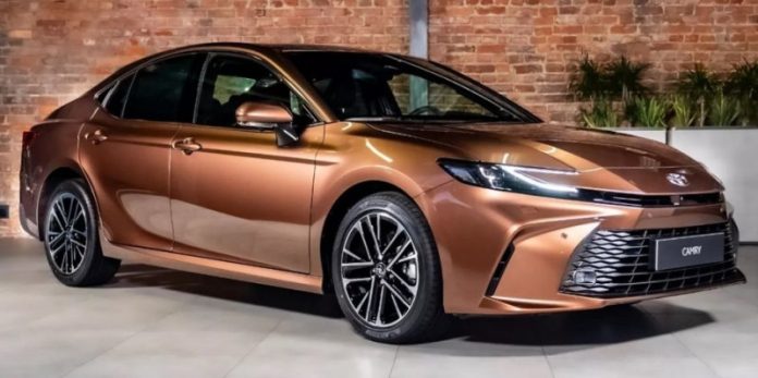 Нова Toyota Camry 2024 вийшла на європейський ринок