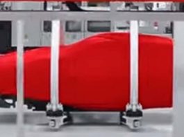 Опубліковано першу фотографію електричного Ferrari