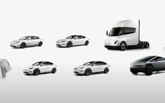 Tesla готується випустити три нові електромобілі