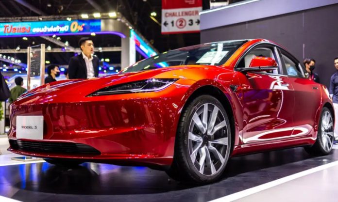 Повнопривідна Tesla Model 3 несподівано подешевшала у США