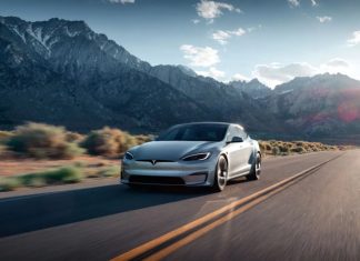 Компанія Tesla відкликала понад 100 тисяч автомобілів через ремені безпеки