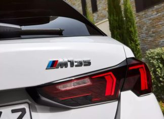 BMW M135 отримав нову емблему (фото)