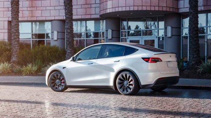 Tesla Model Y стала найпопулярнішим автомобілем у світі