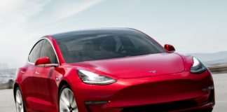 Tesla відкличе понад 125 тисяч електромобілів