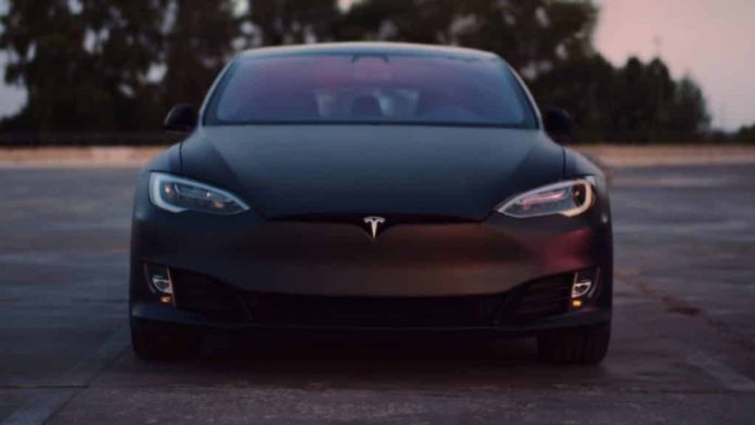 Tesla втрачає оберти: продажі впали