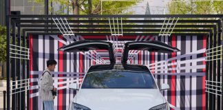 Tesla покращить свої електромобілі рядом корисних опцій