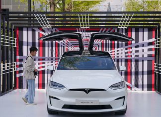 Tesla покращить свої електромобілі рядом корисних опцій