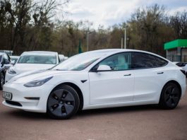 Аналітики зафіксували падіння цін на Tesla Model Y Аналітики зафіксували падіння цін на Tesla Model Y