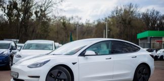 Аналітики зафіксували падіння цін на Tesla Model Y