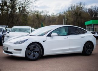 Аналітики зафіксували падіння цін на Tesla Model Y