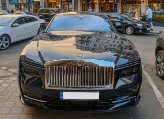 Елітний Rolls-Royce за шалені гроші помічений в Україні