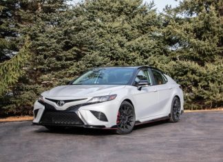 Експерти розповіли, яка Toyota Camry найдешевша в обслуговуванні