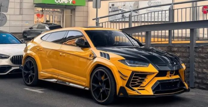 У Києві помітили надзвичайно потужний кросовер Lamborghini вартістю понад півмільйона доларів