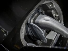 Гібриди та електромобілі не змогли виправдати очікування аналітиків