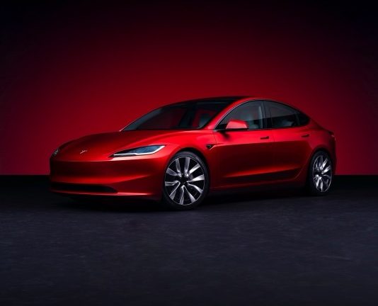 Tesla опинилася під санкціями Євросоюзу: дешевих електромобілів більше не буде
