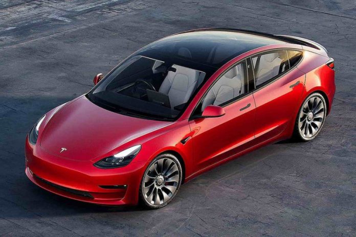 Tesla під ударом: Продажі електромобілів в Німеччині зменшилися майже наполовину