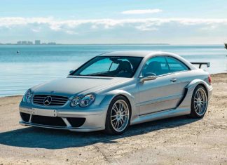 На продаж виставили дуже рідкісний Mercedes CLK DTM AMG