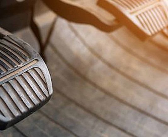 Що таке гальмування двигуном і чи може воно призвести до поломок автомобіля Що таке гальмування двигуном і чи може воно призвести до поломок автомобіля