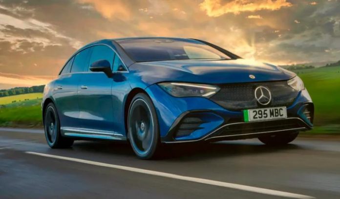 Компанія Mercedes представила оновлений EQE 350+ із запасом ходу у 690 км.