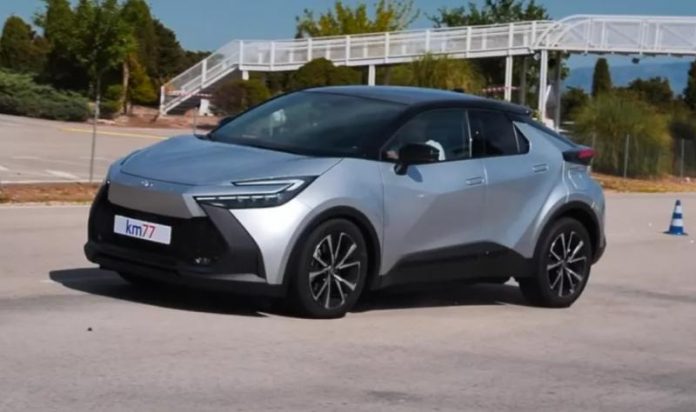 Новий кросовер Toyota C-HR провалив тести на керованість