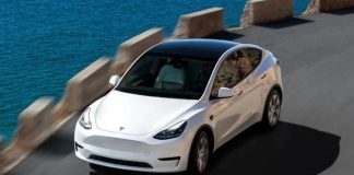 Через проблеми з капотом Tesla відкликає 2 мільйони електрокарів