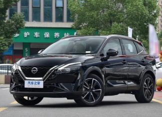 Представлені лімітовані золоті автомобілі Nissan