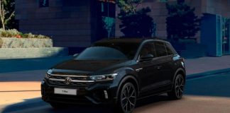 Представлений Volkswagen T-Roc R у темному виконанні