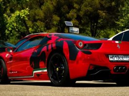 Ferrari планує випустити свій перший електромобіль до 2026 року Ferrari планує випустити свій перший електромобіль до 2026 року