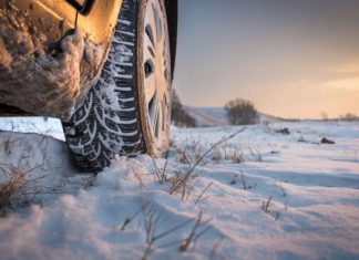 Коли слід змінювати шини: чи є ризик штрафу за літню гуму взимку