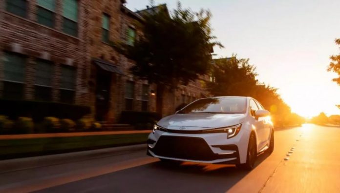 Представили оновлену Toyota Corolla 2025 за 22 тисячі доларів