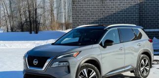 Власники нових Nissan Rogue скаржаться на неприємний запах у салоні