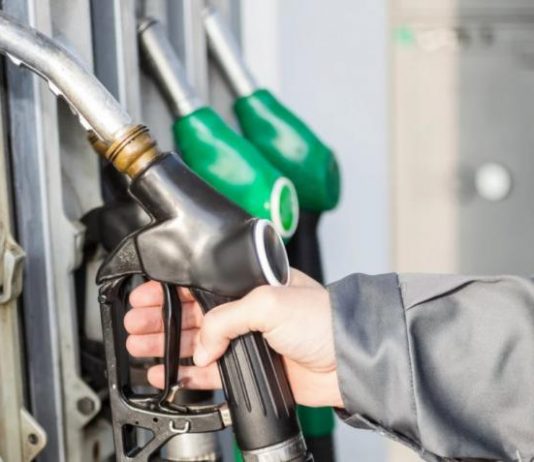 Водіям варто потерпіти: скоро очікується різке зниження цін на бензин та дизель Водіям варто потерпіти: скоро очікується різке зниження цін на бензин та дизель