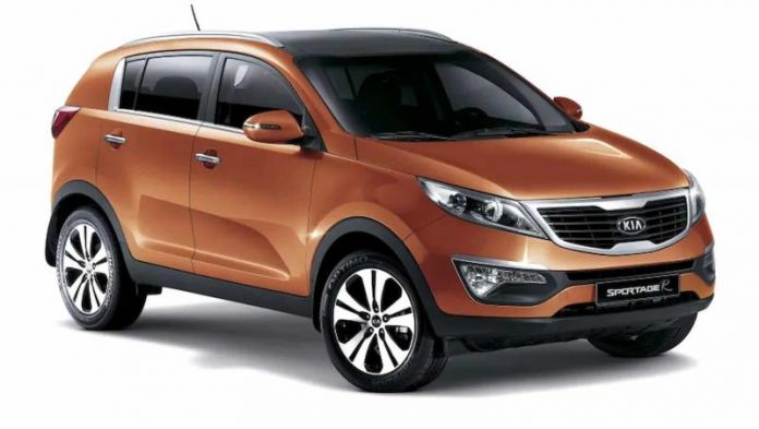 Власників Kia Sportage, Rio, Sorento, Cerato та інших просять не ставити свої машини у гараж