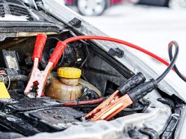 Названо 5 методів запуску автомобіля з розрядженим акумулятором Названо 5 методів запуску автомобіля з розрядженим акумулятором