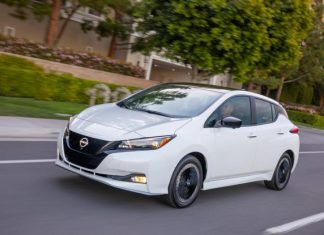 Nissan Leaf відкликають через можливу небезпеку загоряння