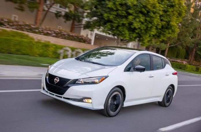 Nissan Leaf відкликають через можливу небезпеку загоряння