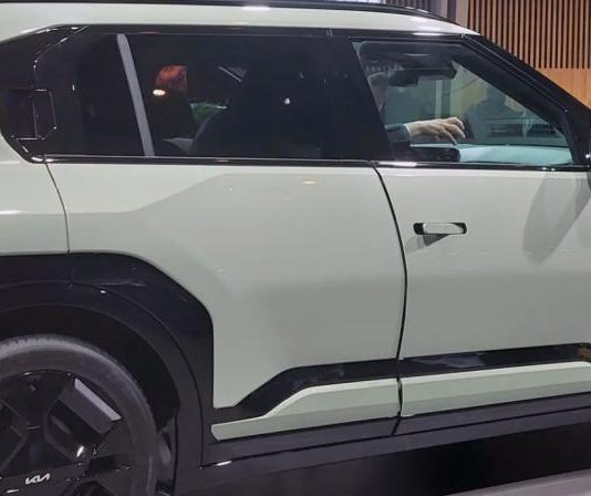 Компактний електрокар Kia EV2 вперше потрапив на фото під час тестів