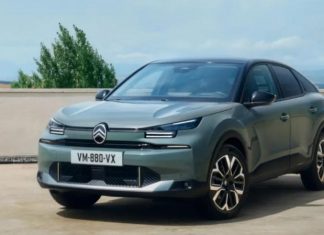 У Парижі наживо представили нові Citroen C4 і C4 X