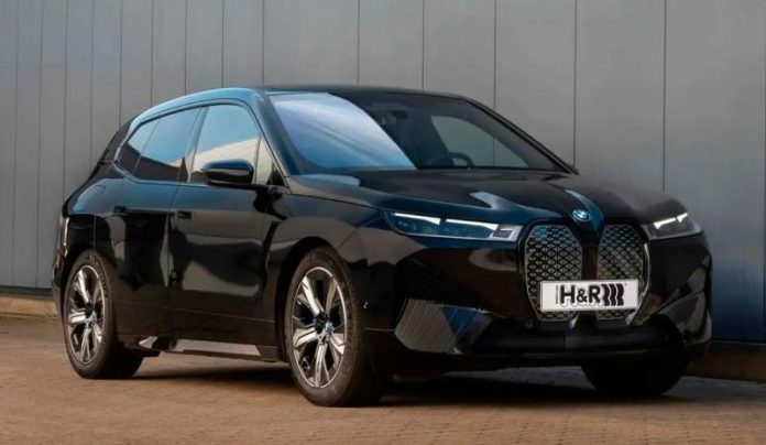 Новий занижений електрокросовер BMW iX від H&R показали на фото