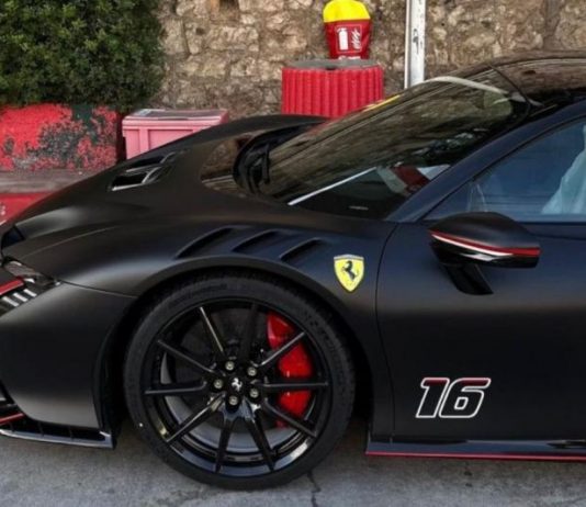 У мережі з’явилися фото ексклюзивного суперкара Ferrari відомого гонщика Формули-1 У мережі з’явилися фото ексклюзивного суперкара Ferrari відомого гонщика Формули-1