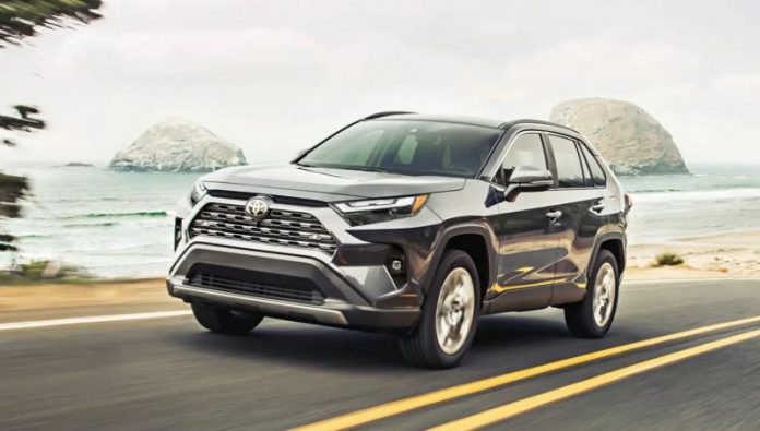 Toyota представила оновлений RAV4, новий кросовер показали на фото