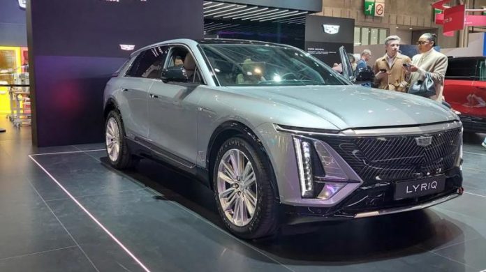 Електричний кросовер Lyriq від Cadillac вперше показали в Парижі