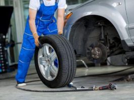 Водіям розповіли, що потрібно забороняти шиномонтажникам під час встановлення зимової гуми Водіям розповіли, що потрібно забороняти шиномонтажникам під час встановлення зимової гуми
