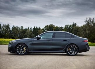 BMW M5 отримав нові стильні кольори: який з них обрати