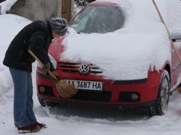 Де не варто залишати авто взимку на ніч: розповідаємо про ризики